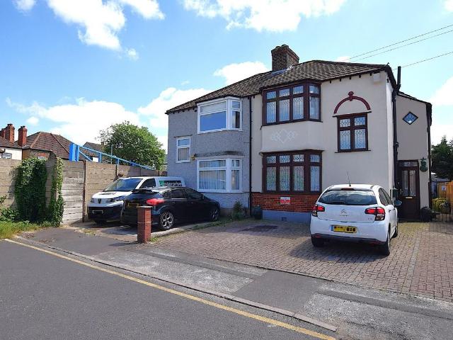 Lessington Avenue, Romford RM7, 3 bed end terrace house to rent, £2,000 pcm | PrimeLocation