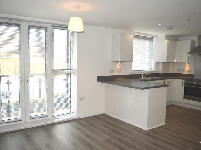 Lett Lane, Castle Hill, Ebbsfleet DA10, 2 bed flat to rent, £1,650 pcm | PrimeLocation