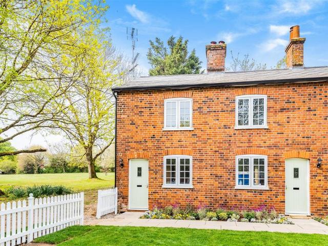 Letter Box Row, Hitchin SG4 2 bed house to rent £2,000 pcm £462 pw