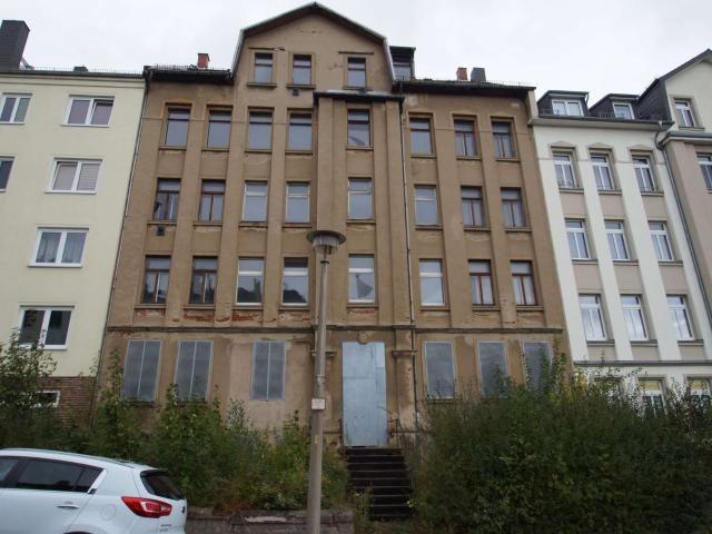 Letztes unsaniertes Haus im Wohnkarree