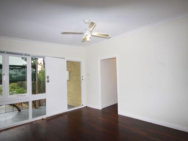 Spacious Period Home & Big Back Yard Howzat