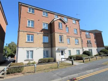 Let St. Lukes Court, Hatfield, AL10 £1,350 pcm