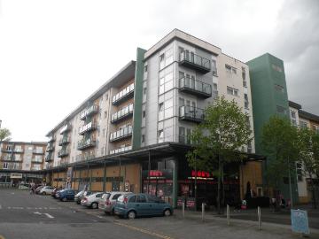 Let Parkhouse Court, Hatfield, AL10 £1,300 pcm