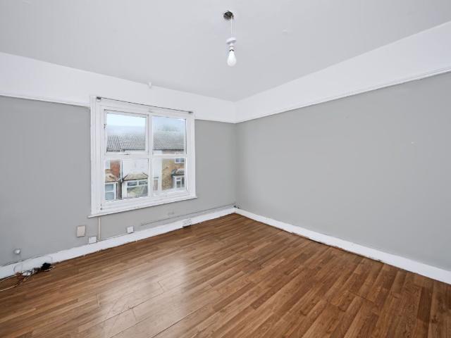 Letchworth Road, Luton LU3, 3 bed maisonette to rent, £1,250 pcm | PrimeLocation