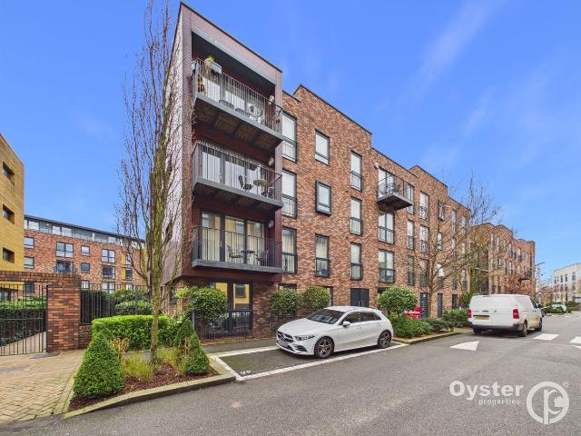 Letchworth Road, Stanmore HA7, 2 bed flat to rent, £2,150 pcm | PrimeLocation