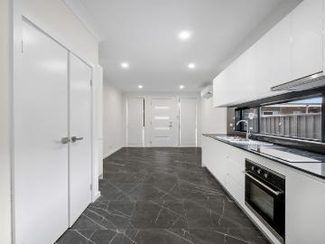 Lethbridge Park 16a Halmahera Crescent