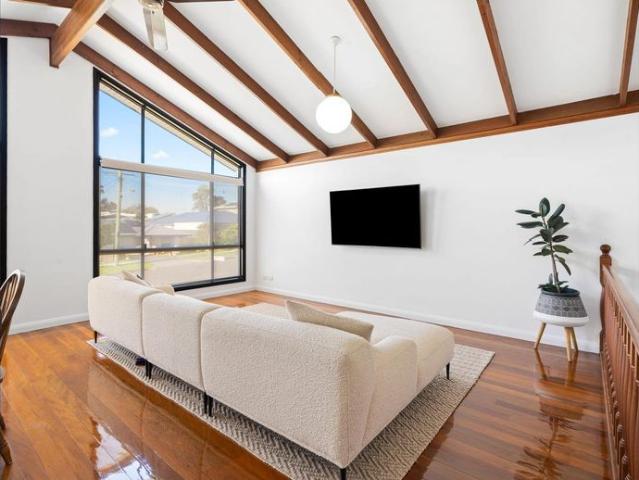 LET'S TALK – Spacious Family Living with Solar, Home Gym & Furnished Extras in Oxley