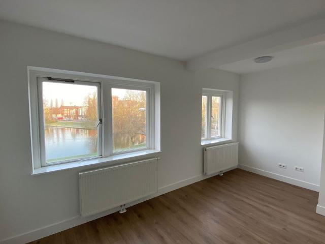 Leuk appartement met ruim dakterras aan de Korreweg, Groningen