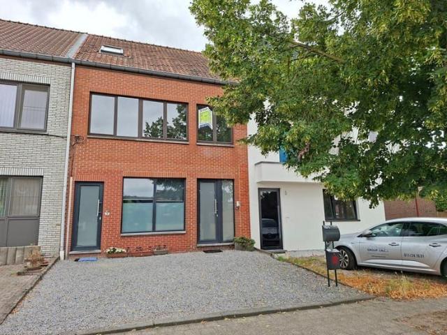Leuk gerenoveerde rijwoning te Kiewit Hasselt
