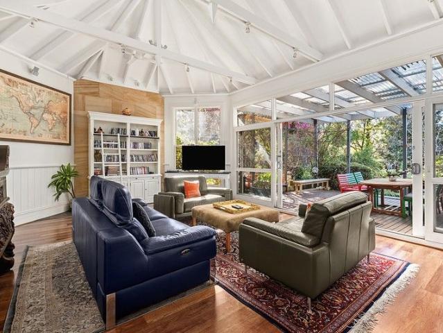 'Leura Falls' Dual Residence: Heritage Charm, Modern Flexibility