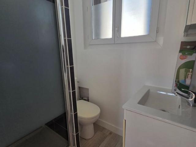 LEVALLOIS PERRET Gare Clichy Levallois appartement de 25 m² 2 pièces 1 chambre 1 salle d'eau