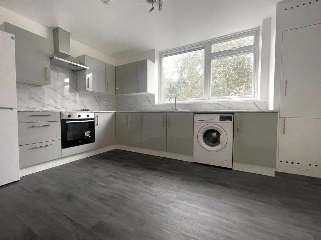 Levana Close, Wimbledon, London 3 bed townhouse to rent £2,800 pcm £646 pw