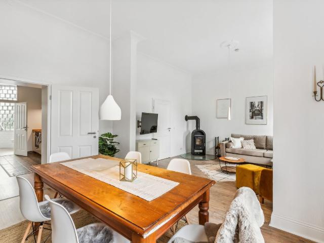 LEVEL22 | Comfortable Historic Apartment for Business Travelers, Fireplace & Prime Location, Leverkusen Amsterdam Apartments for Rent