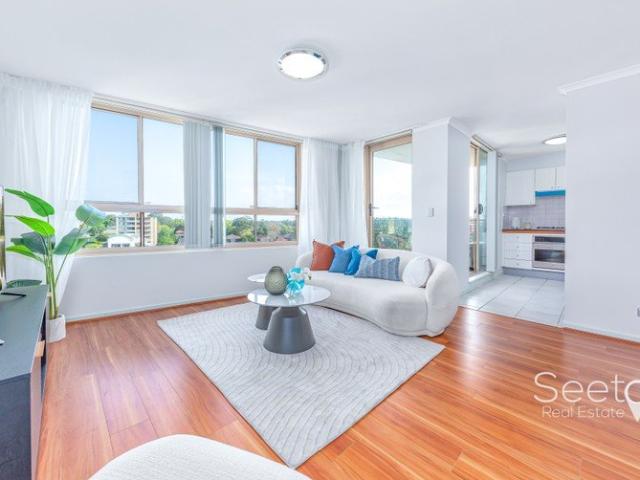 Level 8 Corner Unit 1 Minute Walk to Station