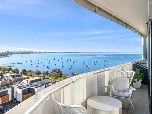 Level 10 Lifestyle with Stunning Bay & You Yangs Views