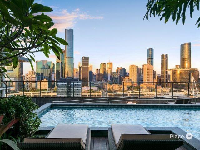 Level 11 Living Above Fish Lane Space, Style & an Unbeatable South Brisbane Lifestyle