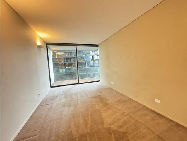 LEVEL 14 | MODERN STUDIO WITH A BIG SIZE PLUS BALCONY | BILLS INCLUDED | @ CENTRAL PARK