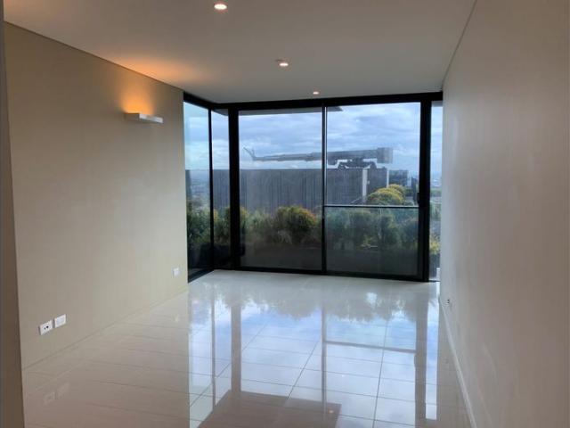 LEVEL 18 | MODERN & SPACIOUS STUDIO WITH STUNNING CITY VIEWS | BILLS INCLUDED | @ CENTRAL PARK