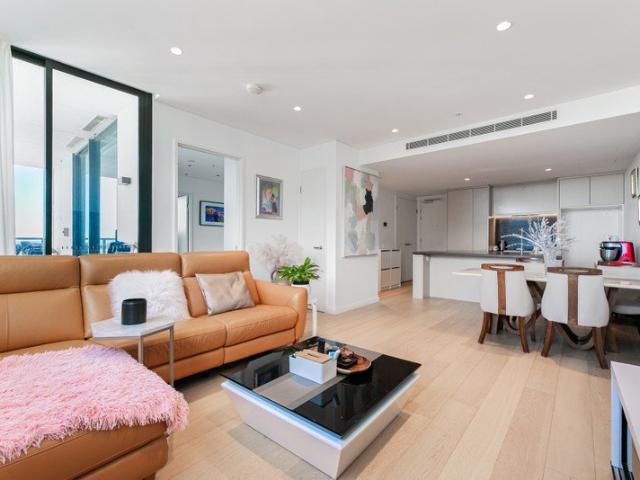 Level 19 | Panoramic Sydney CBD & Harbour Bridge Views