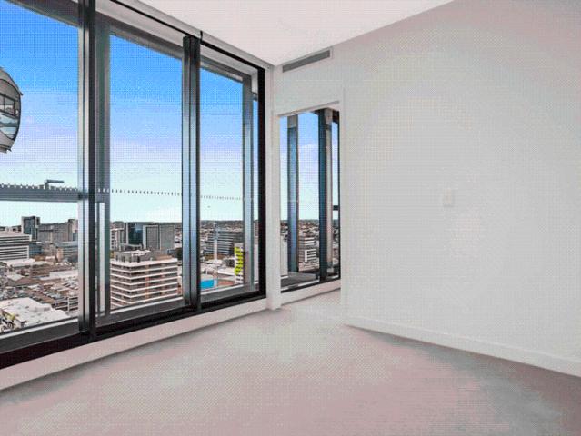 Level 21 Inner City Apartment with Resort Style Living