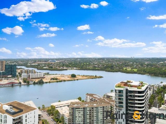 Level 28 | Oasis by Billbergia Exceptional 4 Bedroom Residence with Panoramic Bay Views