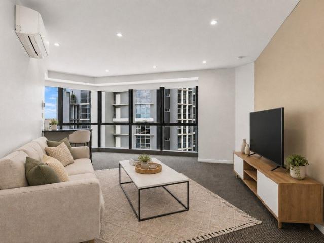 Level 32 | Elevated Riverfront Living in Brisbane's Prestigious Admiralty Precinct!