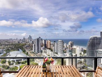Level 39 Broadbeach Apartment with Ocean, City & Hinterland Views