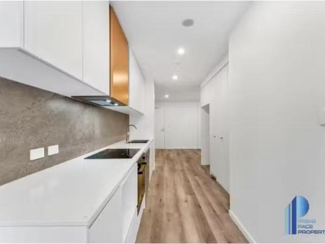 Level LG/13/170 Anthony Rolf Avenue, Gungahlin Townhouse for r.
