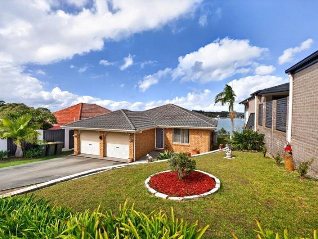 Level Living by the Lake A Rare Downsizer Opportunity