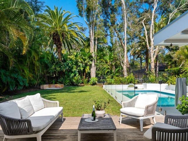 Level Retreat in a Serene Cul de Sac 3 Month Lease