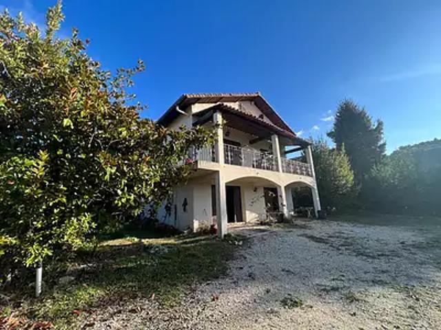Levens 06670 Achat / Vente maison 6 pièces t6 au dernier étage