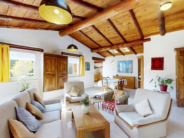 Levens, Villa T4,123m2 environ de plein pied sur une parcelle de 1590m2 avec piscine, garage et cabanon