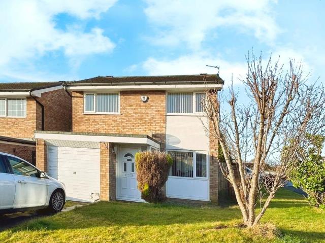 Levensgarth Avenue, Preston PR2 3 bed detached house to rent £975 pcm £225 pw