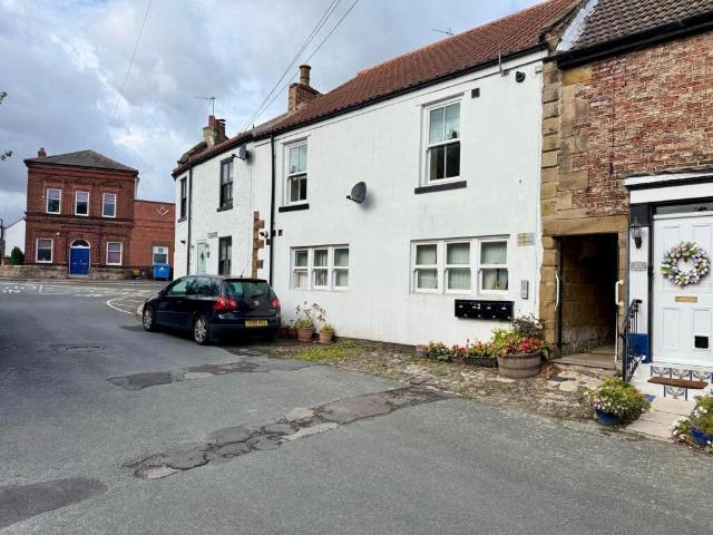 Levenside, Stokesley, Middlesbrough. 2 bed apartment to rent £800 pcm £185 pw
