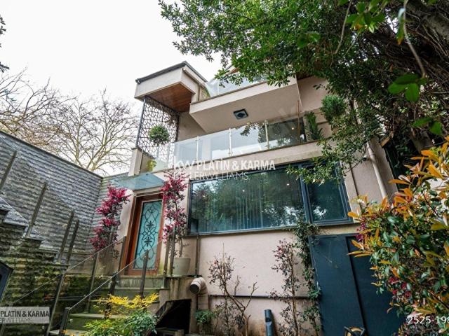 Levent'te Merkezi Konumda, Modern Dekorasyonlu, Eşyalı, Asansörlü Ticari Kiralık Villa
