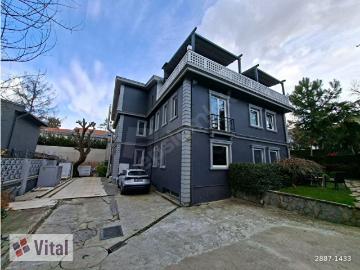 LEVENT'TE SATILIK PRESTİJLİ BÖLGEDE BAHÇELİ 840 M2 MÜSTAKİL VİLLA