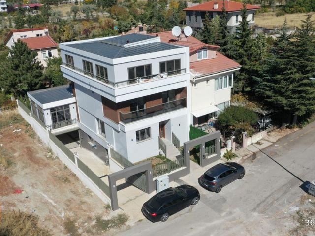 LEVENT'TEN İNCEK BLV YAKINI 400M2 6+3+4BANYOLU KAPALI OTOPARKLI KIŞ BAHÇELİ ASANÖRLÜ YERDEN ISITMALI