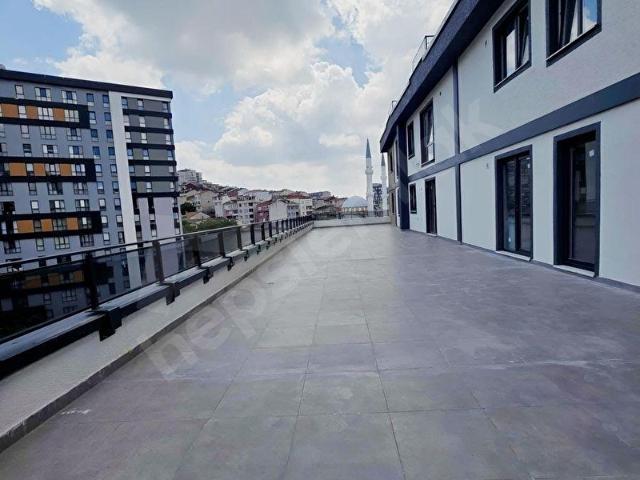 LEVENT EMNİYETEVLER DE TERASLI OTOPARKLI 2+1 SATILIK DAİRE