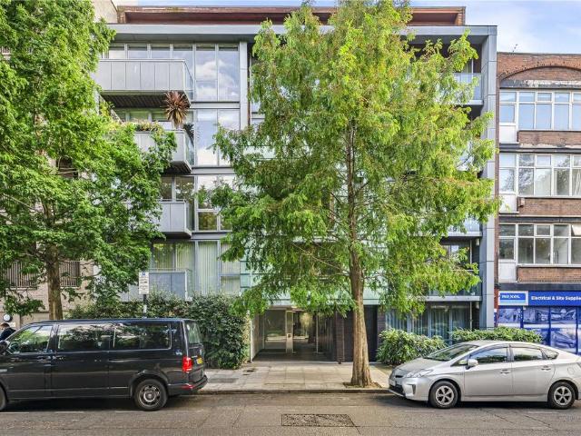 Lever Street, London, EC1V 2 bed apartment to rent £3,350 pcm £773 pw