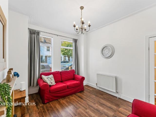 Leverson Street, LONDON 2 bed flat to rent £2,000 pcm £462 pw
