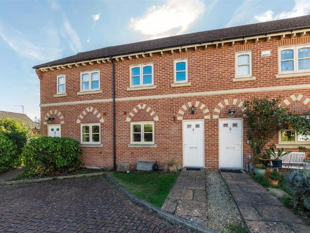 Leverton Gardens, Wantage 3 bed terraced house to rent £1,750 pcm £404 pw
