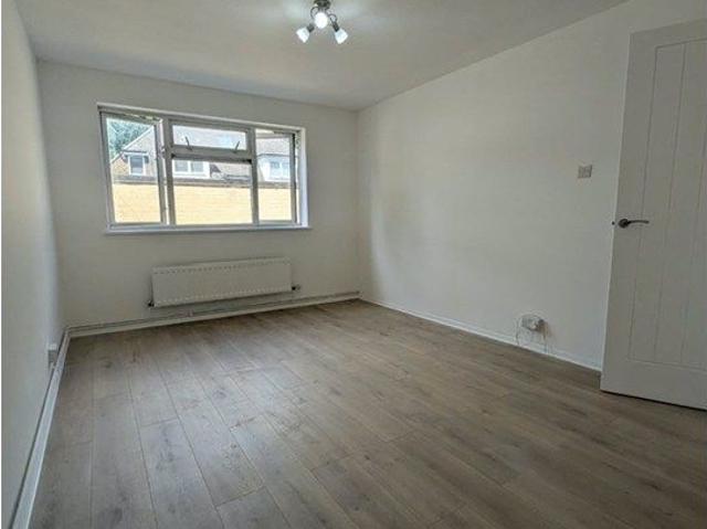 Levett Road, Leatherhead KT22, 2 bed flat to rent, £1,900 pcm | PrimeLocation