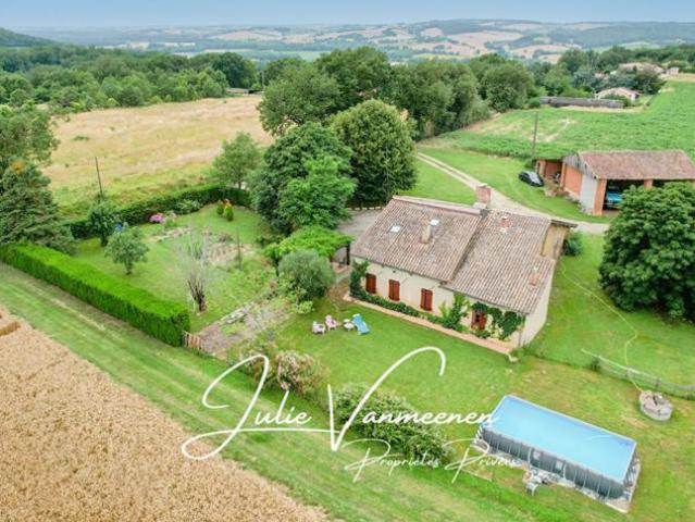 LEVIGNAC 31530 Ancien corps de ferme de 152m² habitables + 120m² de dépendances sur 2900m² de terrain