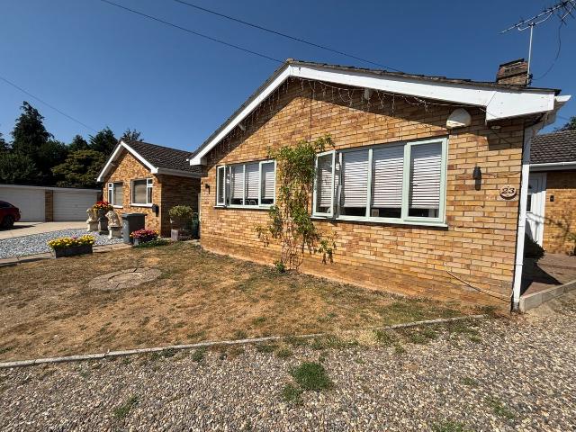 Levishaw Close, Buxton, Norwich NR10, 3 bed detached bungalow to rent, £1,400 pcm | PrimeLocation