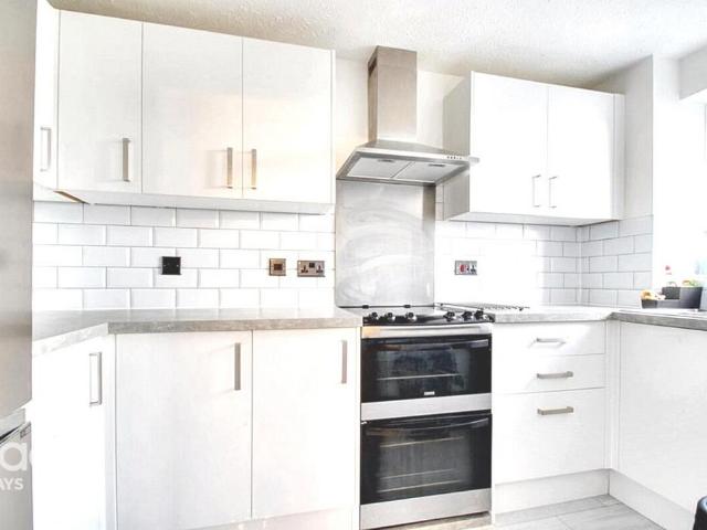 Lewes Close, Grays 1 bed flat to rent £1,200 pcm £277 pw