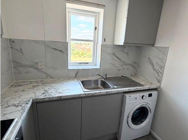 Lewes Close, Grays RM17, 1 bed flat to rent, £950 pcm | PrimeLocation