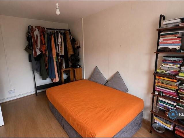 Lewes House, London, SE15 1 bed in a flat share to rent £875 pcm £202 pw