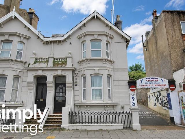 Lewes Road, Brighton BN2, 3 bed maisonette to rent, £1,795 pcm | PrimeLocation