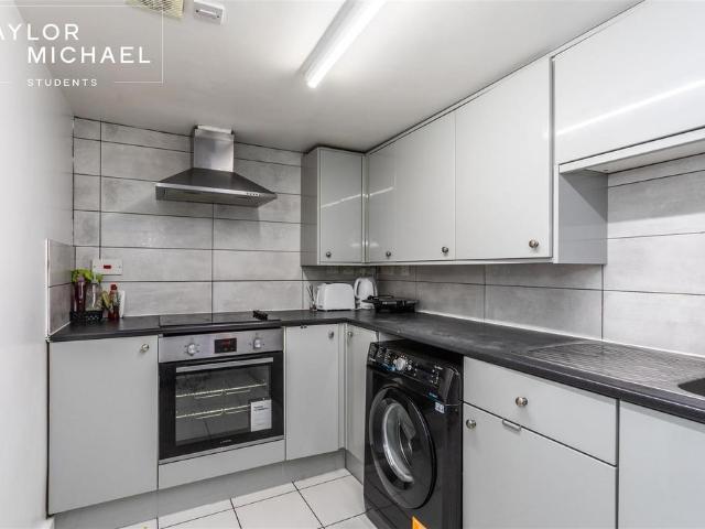 Lewes Road, Brighton 6 bed maisonette to rent £3,700 pcm £854 pw