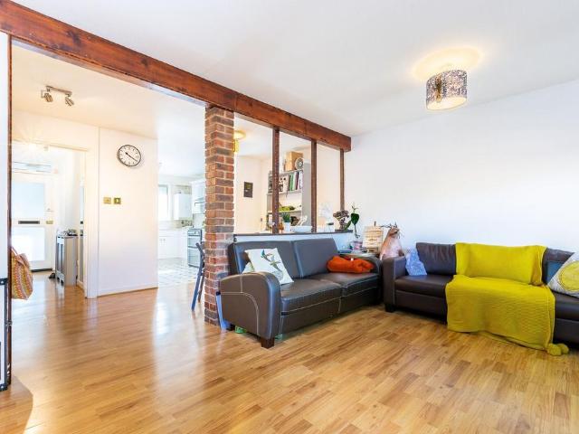 Lewesdon Close, Southfields, London. 3 bed end of terrace house to rent £2,701 pcm £623 pw